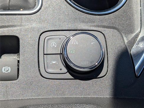 Used 2023 Chevrolet Traverse LS AWD/4WD image 25