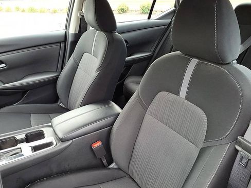 Used 2025 Nissan Sentra SV FWD image 16