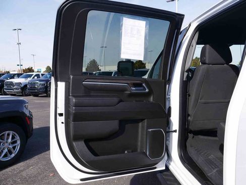 Used 2025 Chevrolet Silverado 3500 LT image 15