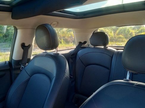 Used 2015 MINI Cooper 2-Door Hardtop image 16