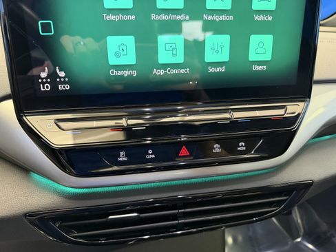 Used 2023 Volkswagen ID.4 Pro S AWD/4WD image 22