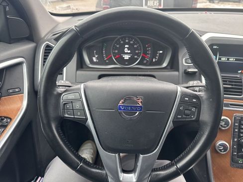 Used 2017 Volvo XC60 T5 Inscription image 18