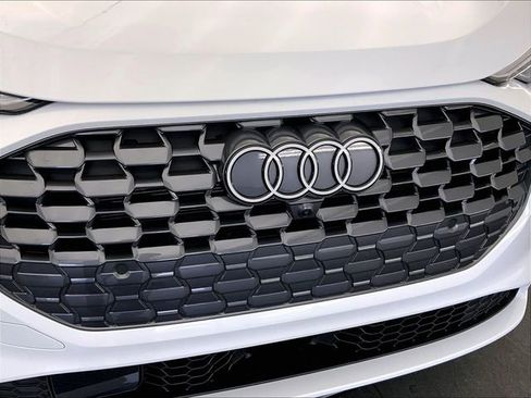 Used 2025 Audi Q5 Premium Plus w/ Premium Plus image 30