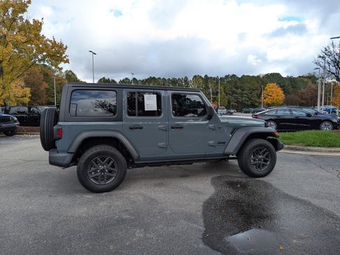 Used 2024 Jeep Wrangler Sport S image 4