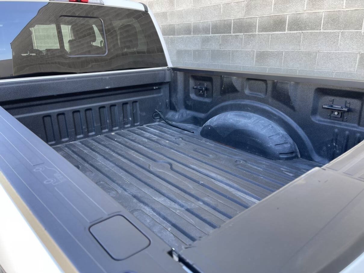 Used 2023 Ford F350 Lariat w/ Lariat Ultimate Package AWD/4WD image 3