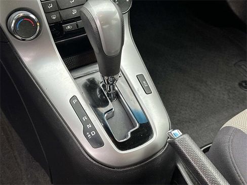 Used 2014 Chevrolet Cruze LS image 20