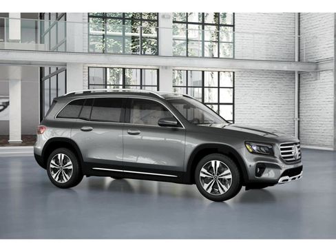 Used 2026 Mercedes-Benz GLB 250 4MATIC image 13