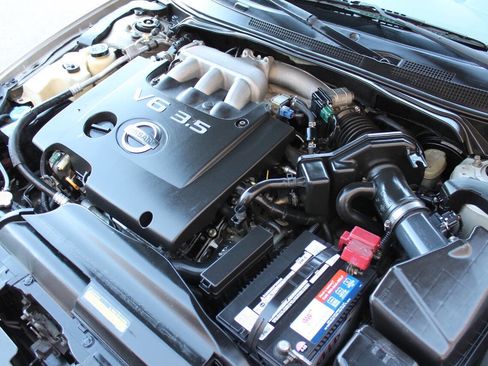 Used 2005 Nissan Altima 3.5 SE w/ (X02) Navigation Pkg image 28