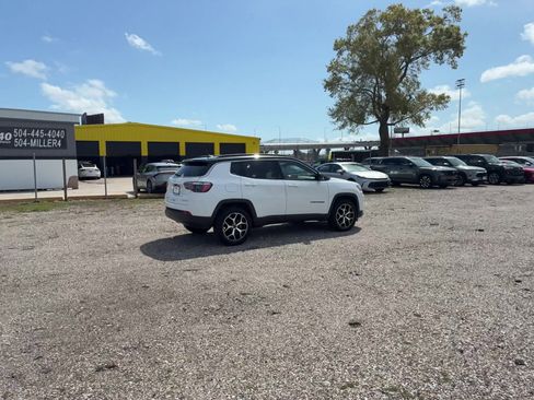 Used 2025 Jeep Compass Limited image 2