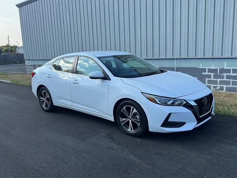 Used 2023 Nissan Sentra SV image 3