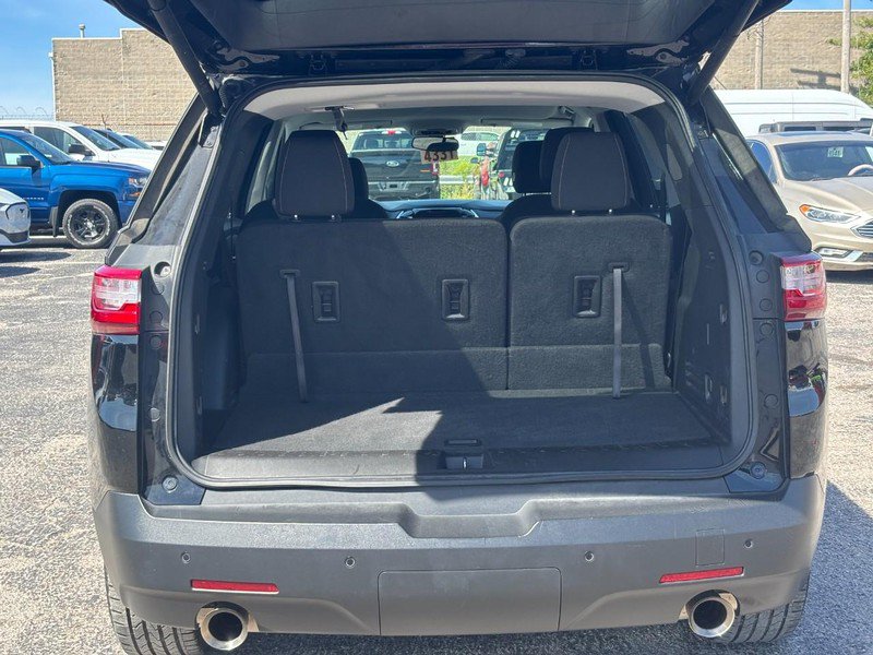 Used 2020 Chevrolet Traverse LT FWD image 11