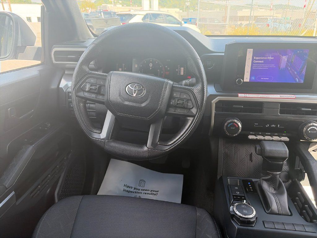 Used 2025 Toyota Tacoma SR5 AWD/4WD image 17