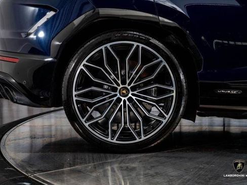 Used 2025 Lamborghini Urus SE AWD/4WD image 17