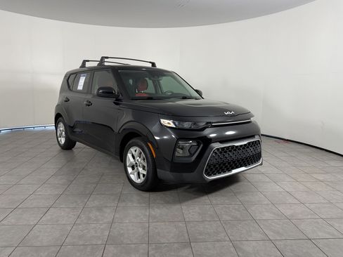 Used 2022 Kia Soul LX w/ Technology Package FWD image 5