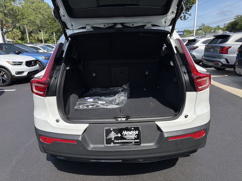 Certified 2023 Volvo XC40 B5 Ultimate w/ Protection Package Premier AWD/4WD image 34