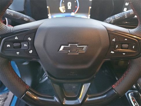 Certified 2025 Chevrolet Trax RS image 11