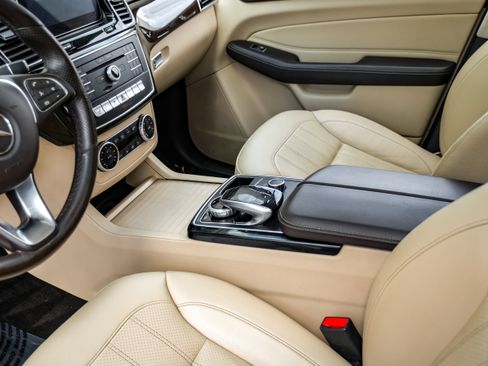 Used 2018 Mercedes-Benz GLE 350 w/ Premium 1 Package image 22
