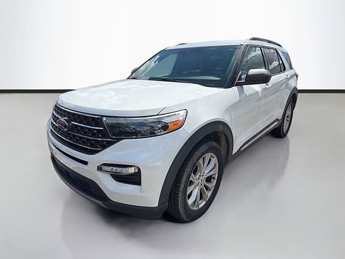 Used 2020 Ford Explorer XLT w/ Equipment Group 202A AWD/4WD image 19