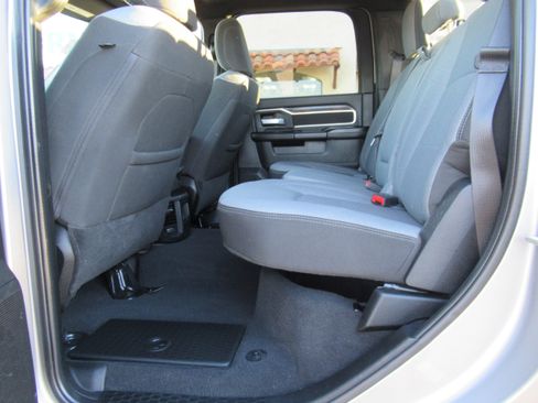 Used 2024 RAM 2500 Big Horn AWD/4WD image 10