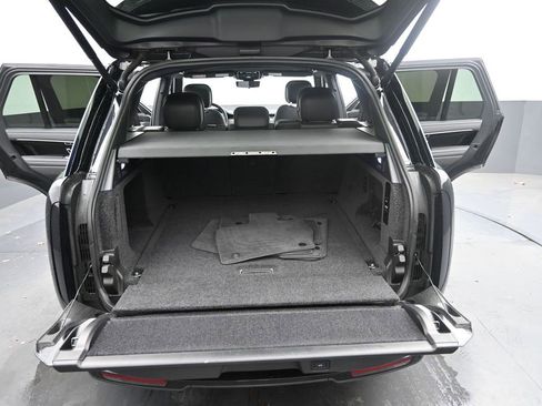 Used 2023 Land Rover Range Rover SE image 16