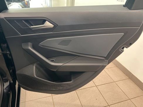 Used 2025 Volkswagen Jetta SE w/ Sunroof Package FWD image 19