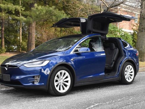 Used 2018 Tesla Model X 75D image 15