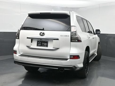 Used 2023 Lexus GX 460 Premium w/ Accessory Package AWD/4WD image 3