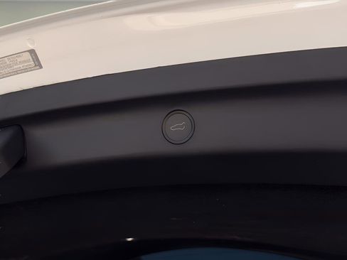 Used 2021 Tesla Model Y Long Range image 27