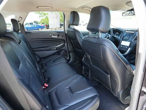 Used 2022 Ford Edge Titanium AWD/4WD image 25