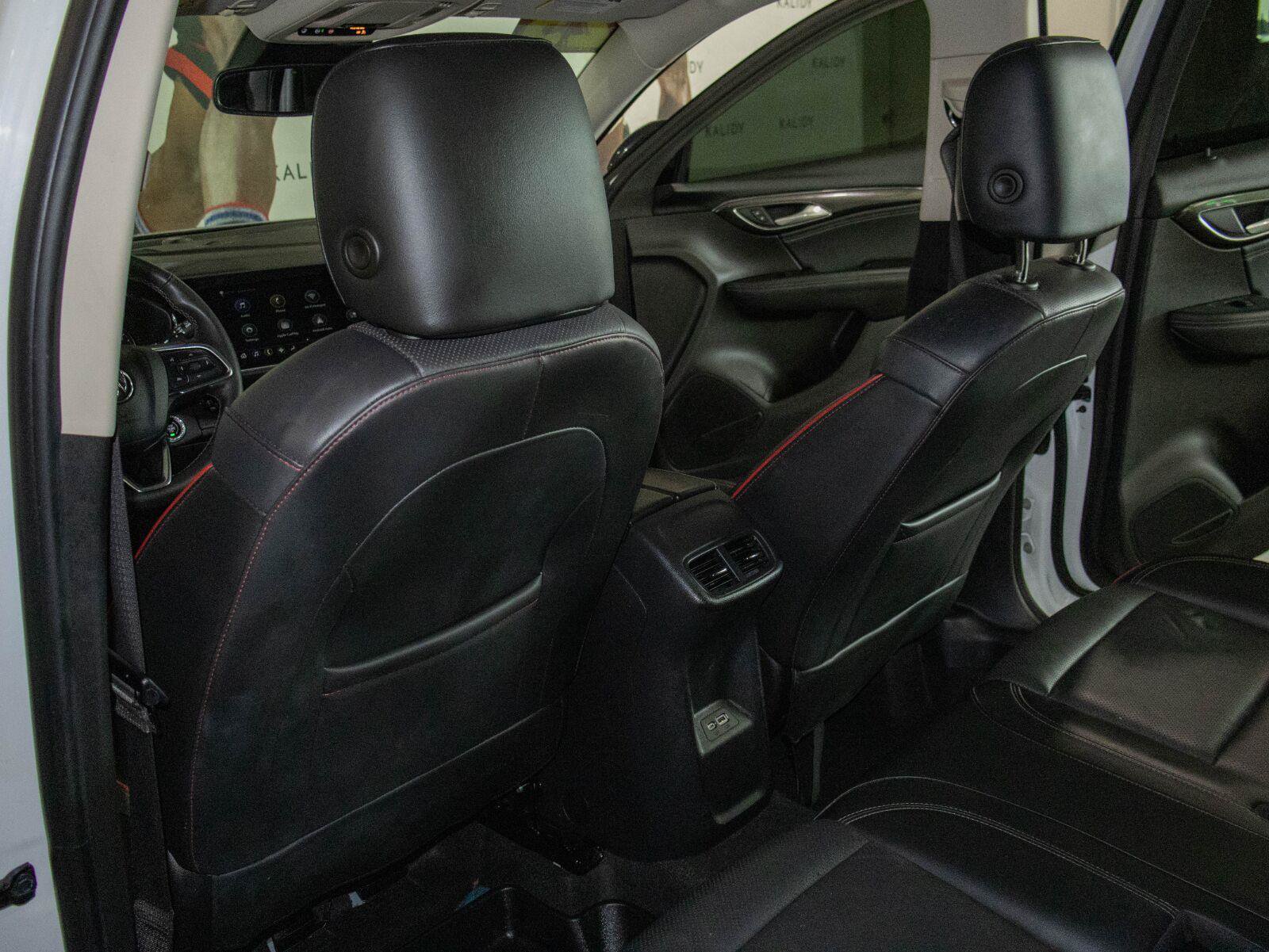 Used 2023 Buick Envision Essence w/ Sport Touring Package FWD image 9