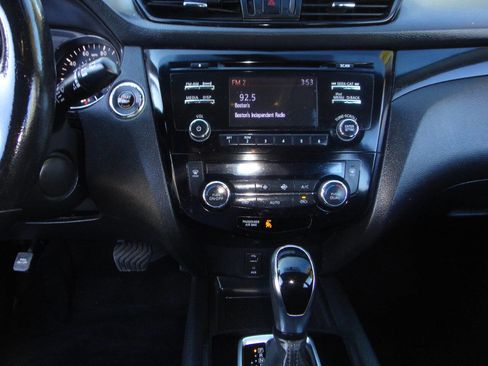 Used 2018 Nissan Rogue Sport SV w/ SV All-Weather Package image 8