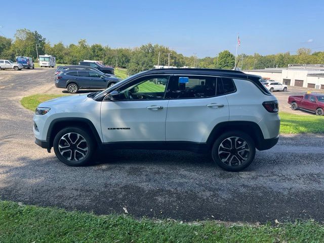 Used 2022 Jeep Compass Limited w/ Sun and Sound Group AWD/4WD image 6