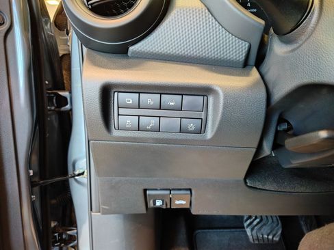 New 2025 Nissan Kicks Play S image 15