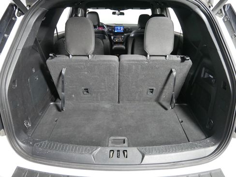 Used 2020 Ford Explorer XLT AWD/4WD image 18