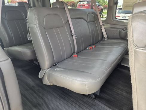 Used 2024 Chevrolet Express 3500 LS RWD image 28