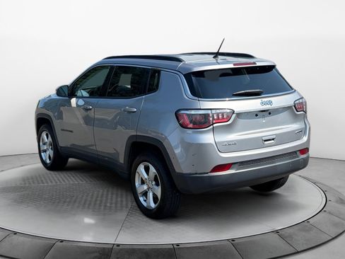 Used 2018 Jeep Compass Latitude w/ Cold Weather Group AWD/4WD image 5