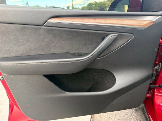 Used 2022 Tesla Model Y Performance AWD/4WD image 21