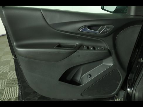 Used 2021 Chevrolet Equinox LT image 15