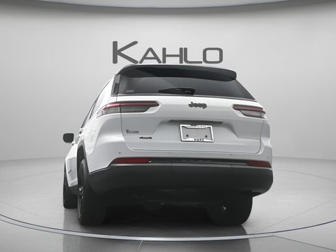 Used 2023 Jeep Grand Cherokee L Laredo AWD/4WD image 13
