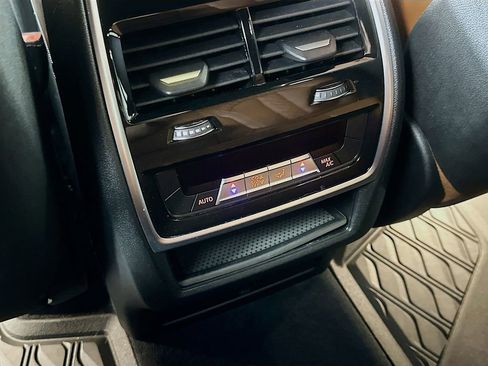 Used 2019 BMW X5 xDrive40i w/ Executive Package image 32