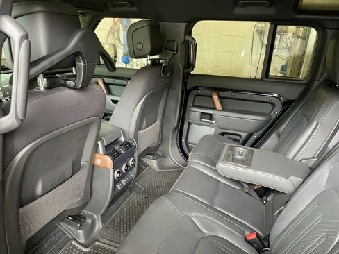 Used 2023 Land Rover Defender 110 X AWD/4WD image 30
