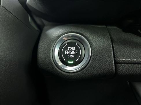 Certified 2022 Buick Envision Avenir w/ Technology Package II image 17