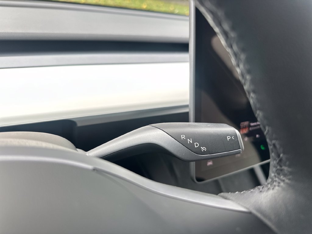 Used 2025 Tesla Model Y Long Range AWD/4WD image 11