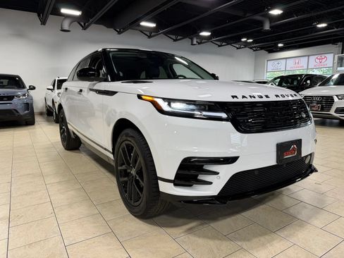 Used 2025 Land Rover Range Rover Velar Dynamic SE AWD/4WD image 9