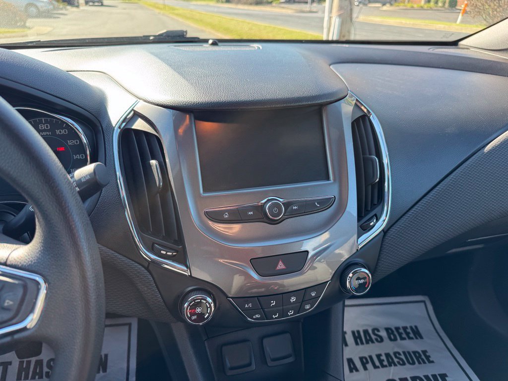 Certified 2017 Chevrolet Cruze LT FWD image 22