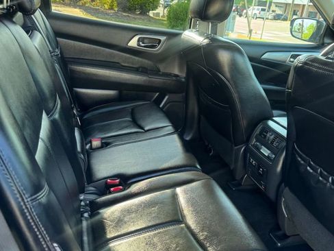 Used 2019 Nissan Pathfinder SL image 6