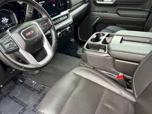Used 2025 GMC Sierra 1500 SLT image 7