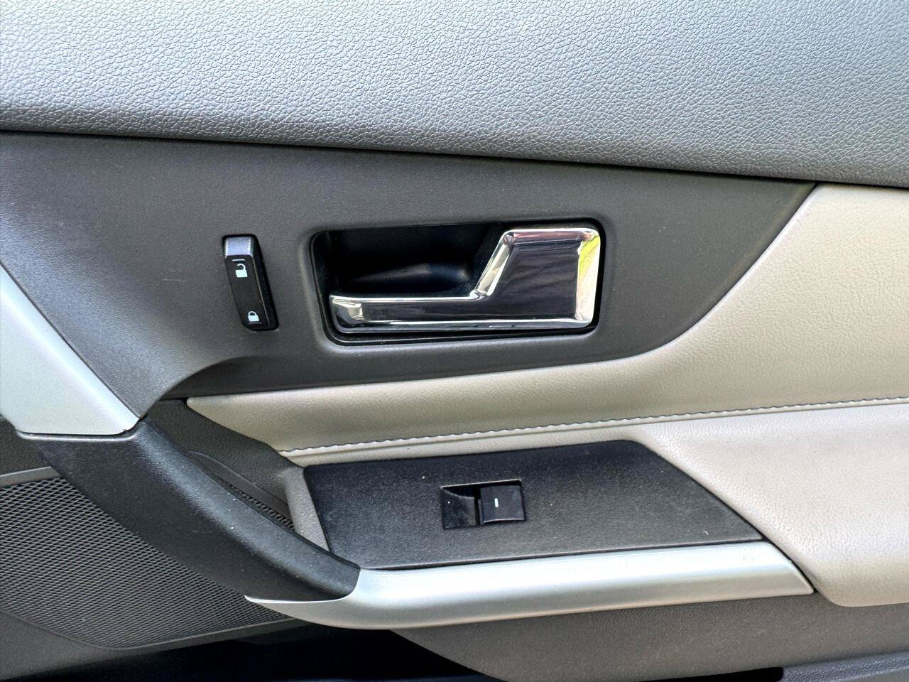 Used 2013 Ford Edge SEL FWD image 31