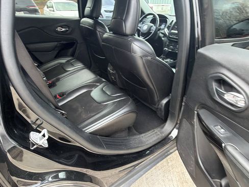 Used 2019 Jeep Cherokee Latitude Plus image 21