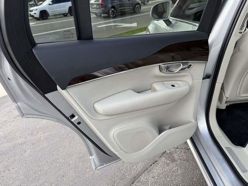 Used 2019 Volvo XC90 T6 Momentum w/ Protection Package Premier AWD/4WD image 15